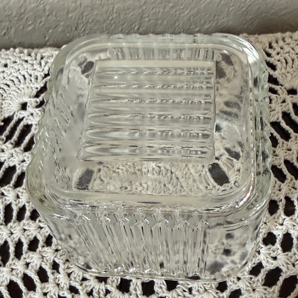 Clear Glass Square Covered Dish - Ribbed Design - Picture 5 of 5
